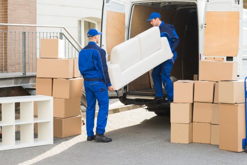 Professional loading and unloading for a house move