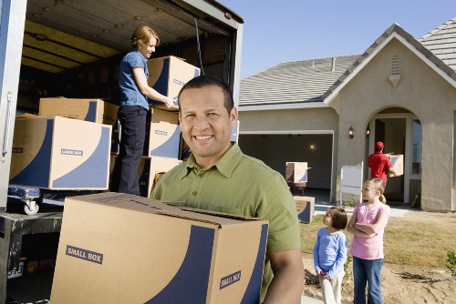 Internal review of a Bow Removals complaint with documents and notes